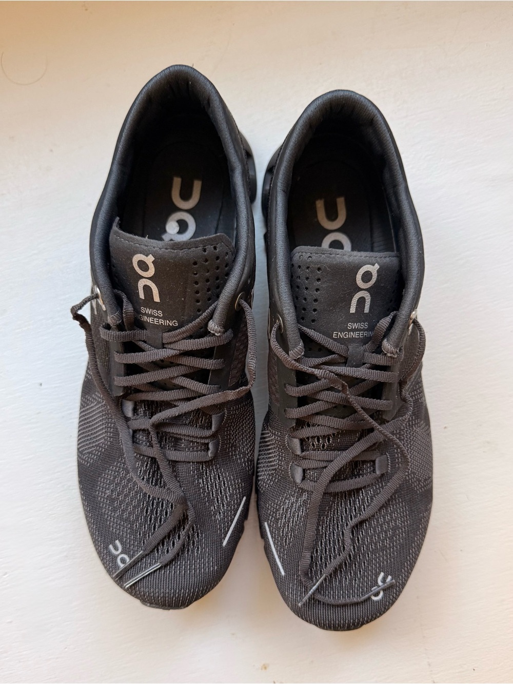 On Running Cloud X Men’s Sneakers Black Size 7.5 Swiss Engineering